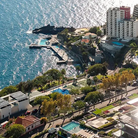 Savoy Monumentalis Viii By An Island Apartman